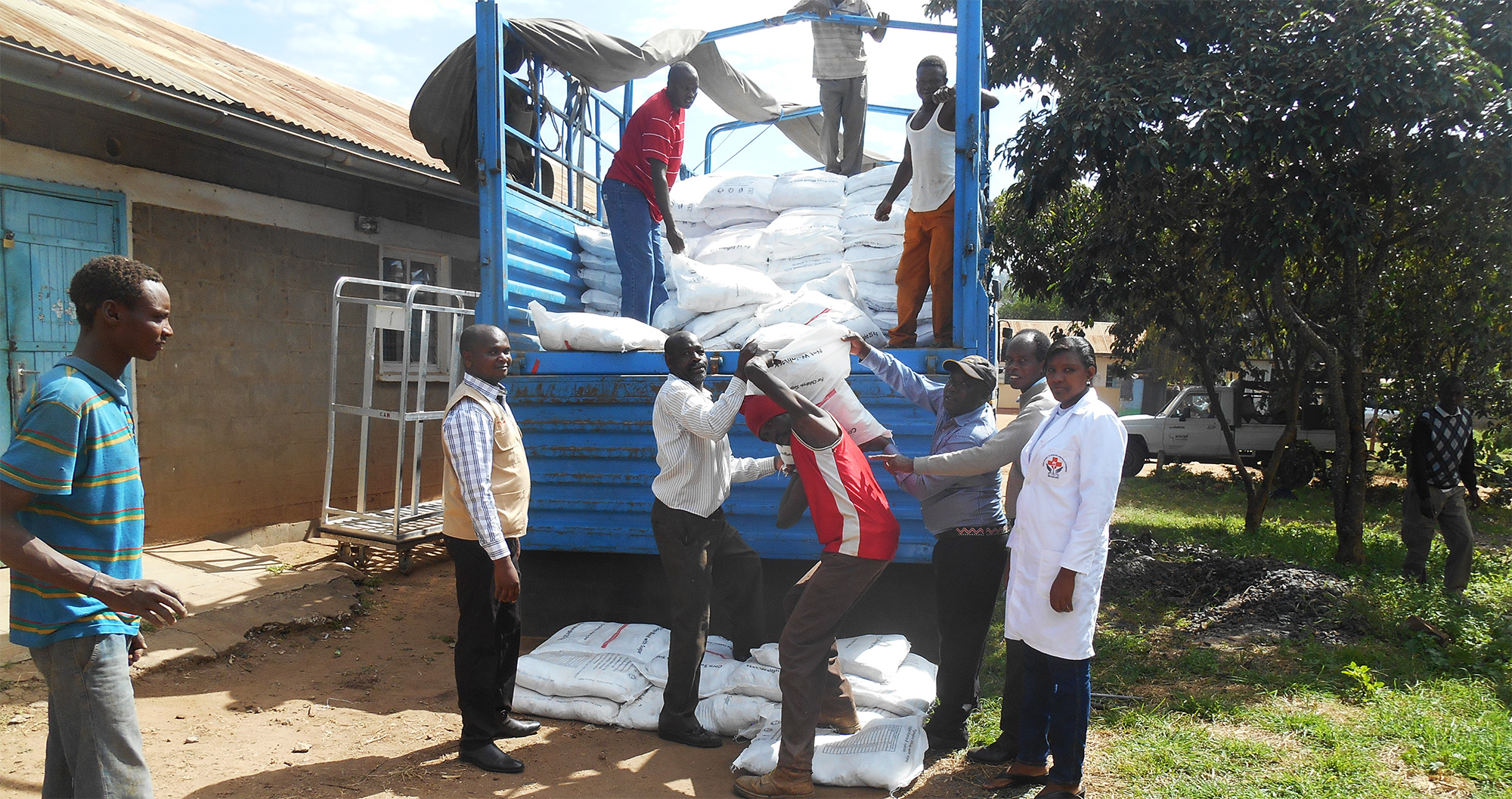 Amref Health Africa Distributes supplementary food to Samburu residents